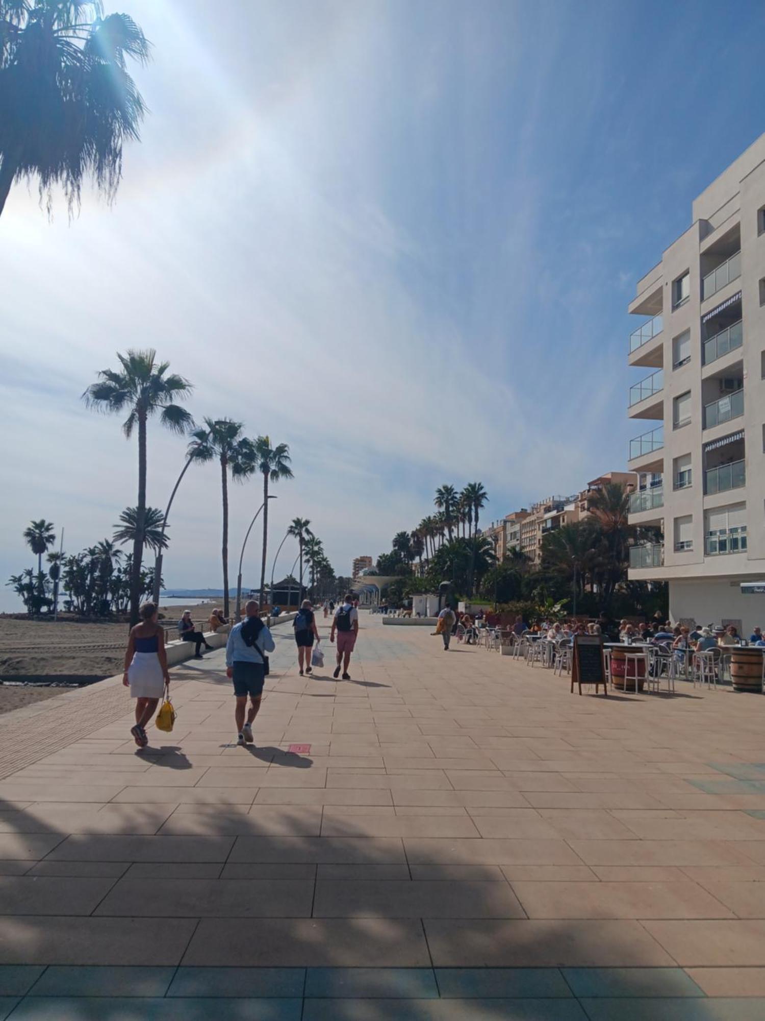 Alojamiento Iberia Playa Естепона Екстериор снимка